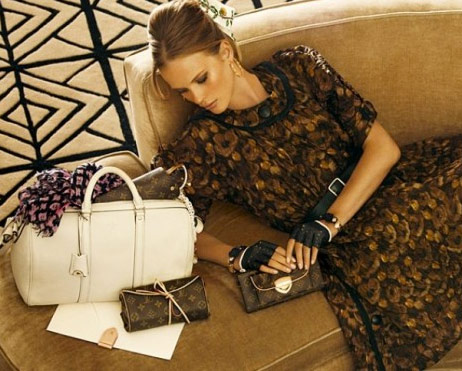 http://www.purseblog.com/images/2010/12/Vuitton-2.jpg