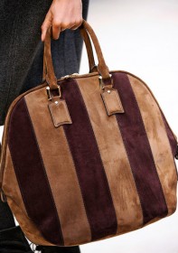 Burberry Prorsum Fall 2012 Handbags (11) Fashion Week Handbags: Burberry Prorsum Fall 2012 Burberry 11 197x280