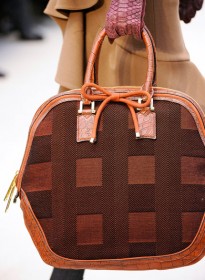 Burberry Prorsum Fall 2012 Handbags (21) Fashion Week Handbags: Burberry Prorsum Fall 2012 Burberry 22 205x280