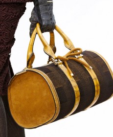 Burberry Prorsum Fall 2012 Handbags (29) Fashion Week Handbags: Burberry Prorsum Fall 2012 Burberry 30 231x280