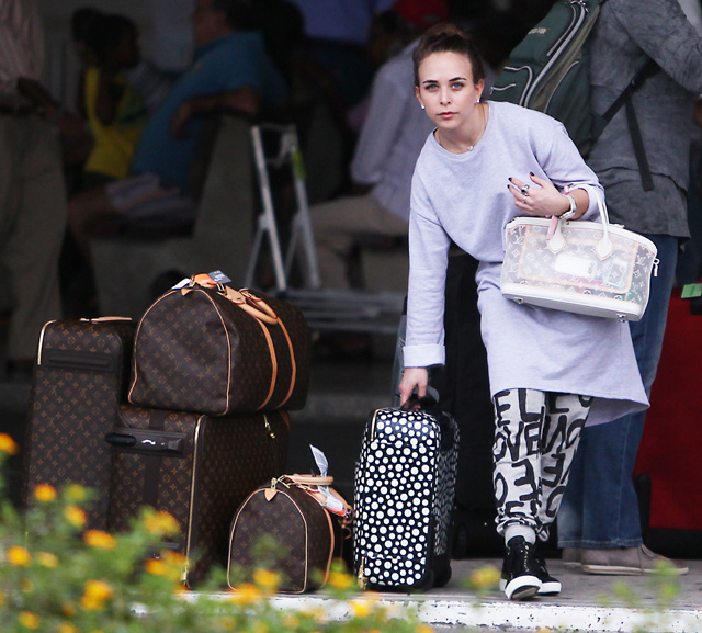 Celebrities and Louis Vuitton Luggage 5