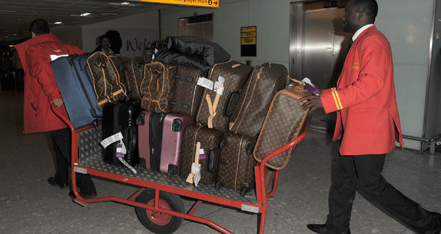 Celebrities and Louis Vuitton Luggage 9