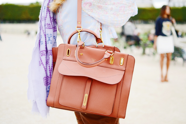 The Best Handbags of Paris Fashion Week Street Style - PurseBlog