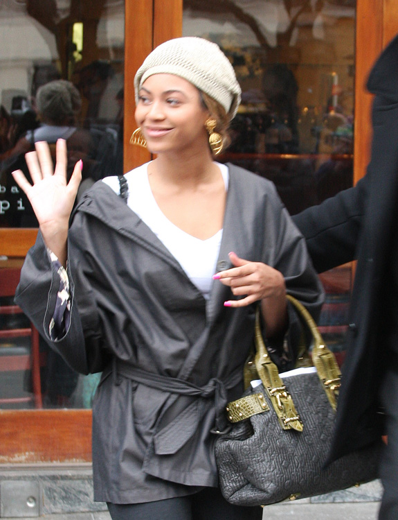 The Many Bags of Beyonce PurseBlog