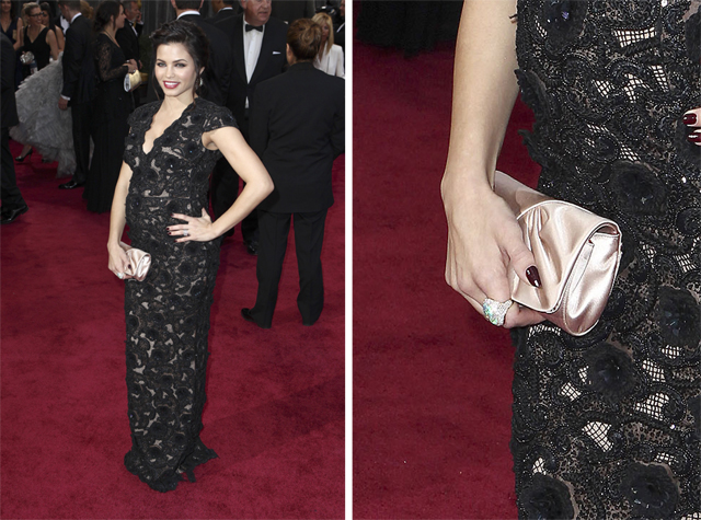 Jenna Dewan-Tatum carries a Christian Louboutin clutch to the 2013 Academy Awards