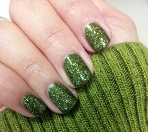 Green Glitter Manicure