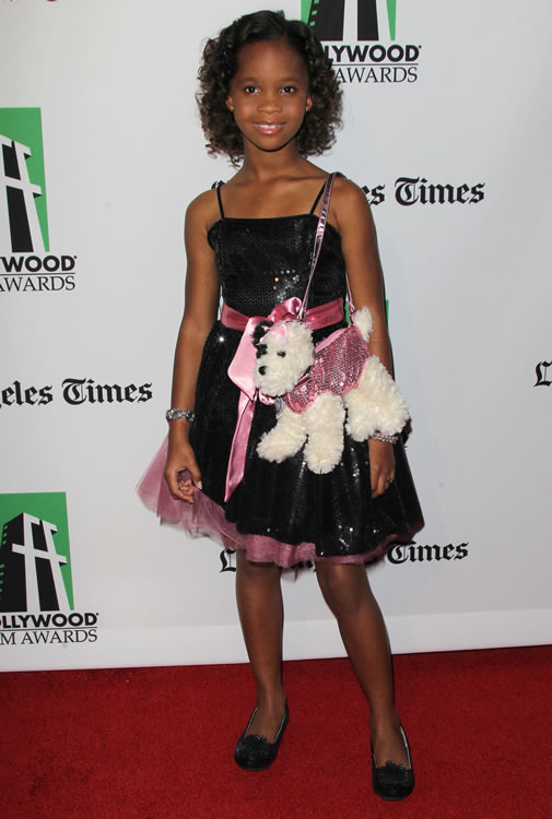 Quvenzhane Wallis Puppy Purse 2