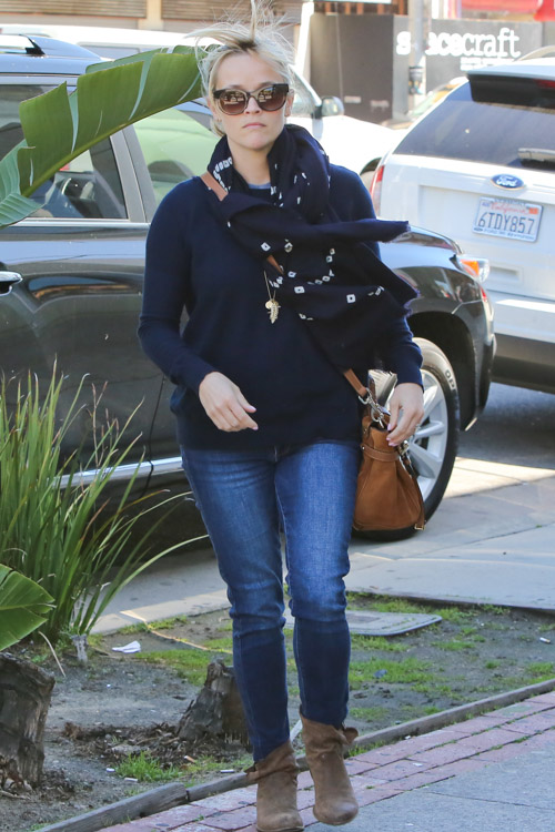 Reese Witherspoon carries a tan Mulberry Tassel Bag in Los Angeles (1)