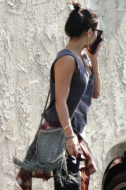 The Many Bags of Vanessa Hudgens (26)