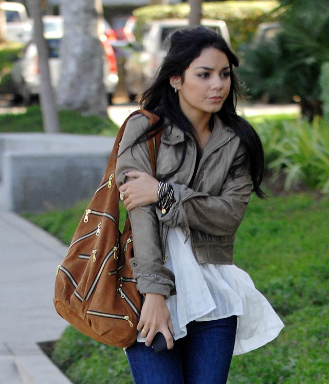 The Many Bags of Vanessa Hudgens (4)