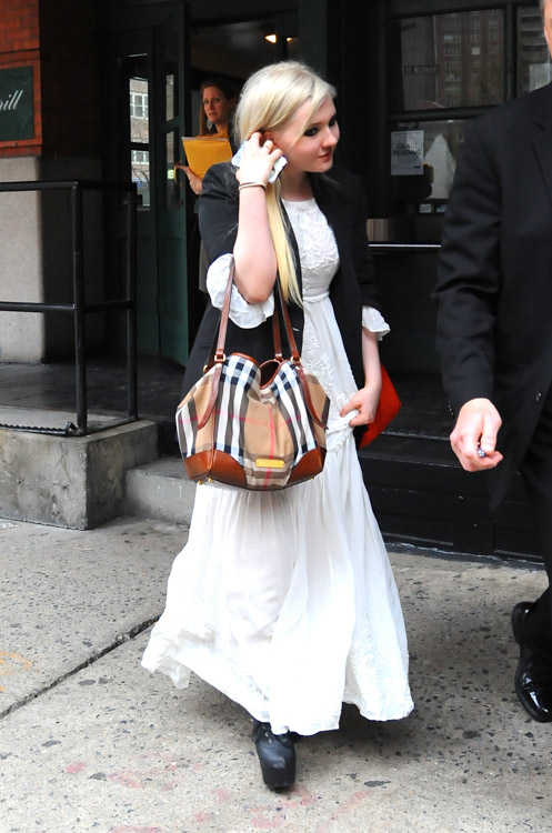 Abigail Breslin carries a Burberry Canterbury Shoulder Bag in NYC (2)