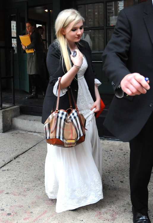 Abigail Breslin carries a Burberry Canterbury Shoulder Bag in NYC (4)