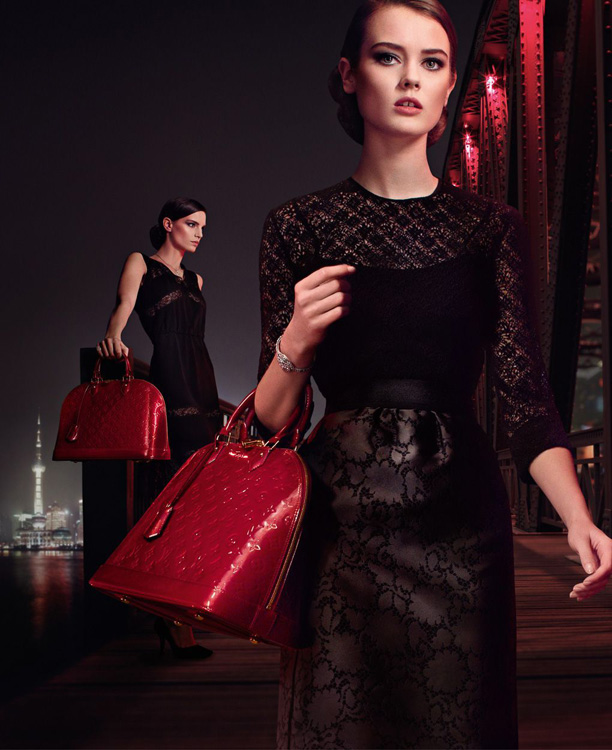 Louis Vuitton Alma Bag Chic on the Bridge Ad Campaign, featuring Karlie Kloss (5)
