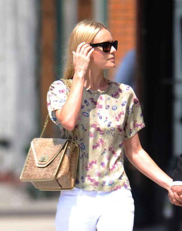 The Many Bags of Kate Bosworth (6)