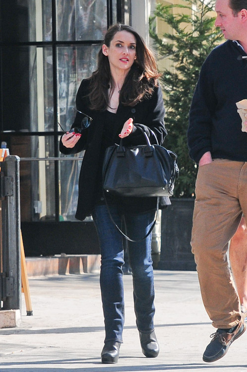 Winona Ryder Marc Jacobs Antonia Satchel Black-1