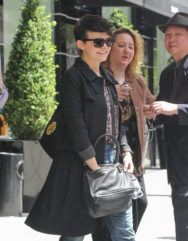 Ginnifer Goodwin carries a grey Givenchy Pandora Bag (1)