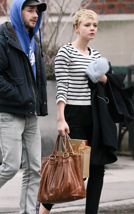 The Many Bags of Carey Mulligan (1)