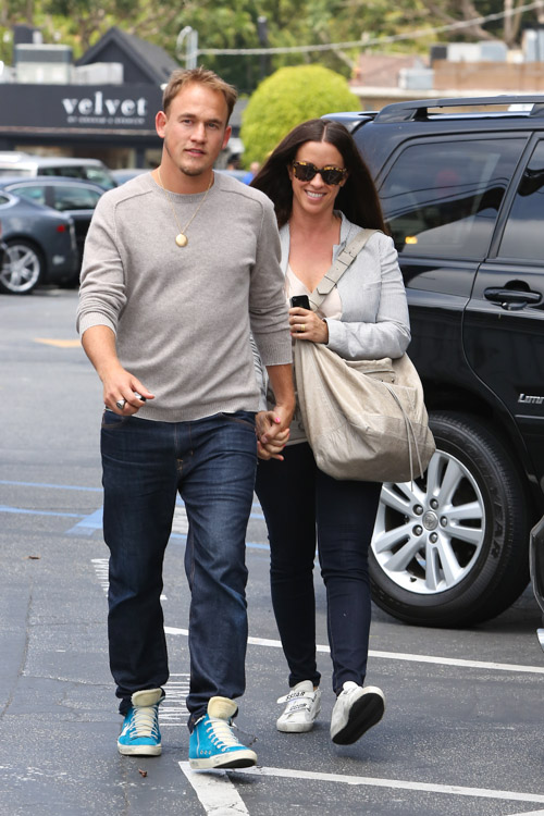 Alanis Morissette carries a Balenciaga Courier Bag in LA (1)