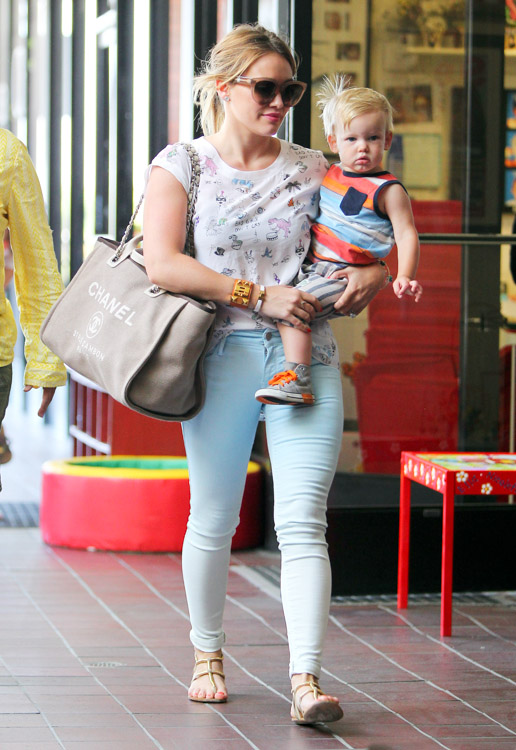 Hilary Duff carries a Chanel Linen Logo Tote in LA (4)