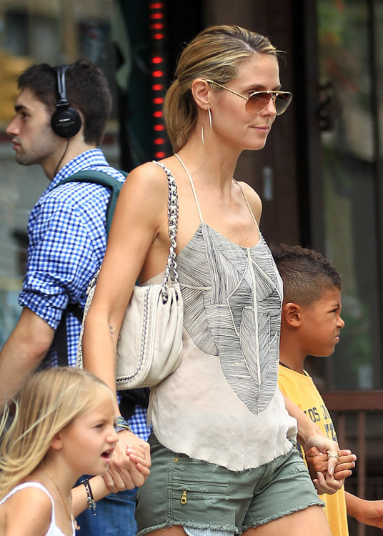 The Many Bags of Heidi Klum-11