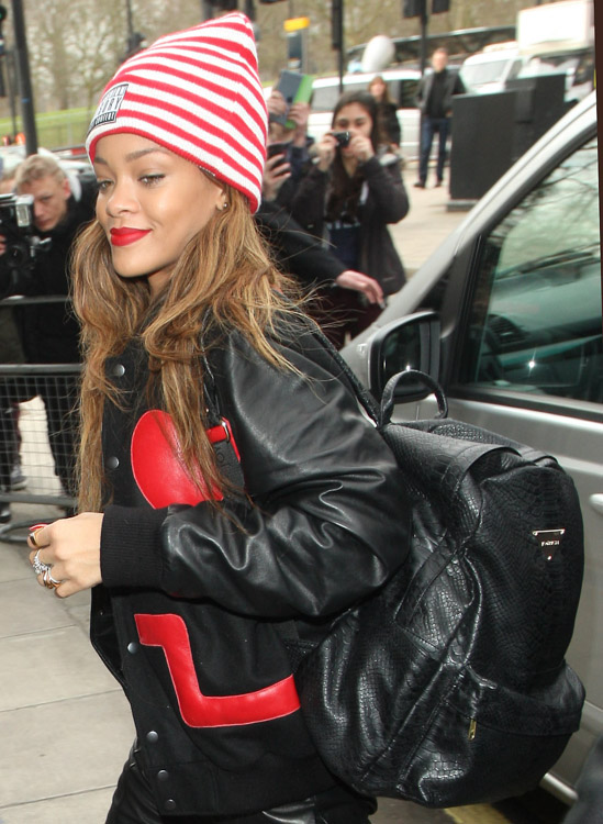 The Many Bags of Rihanna Part 2-11