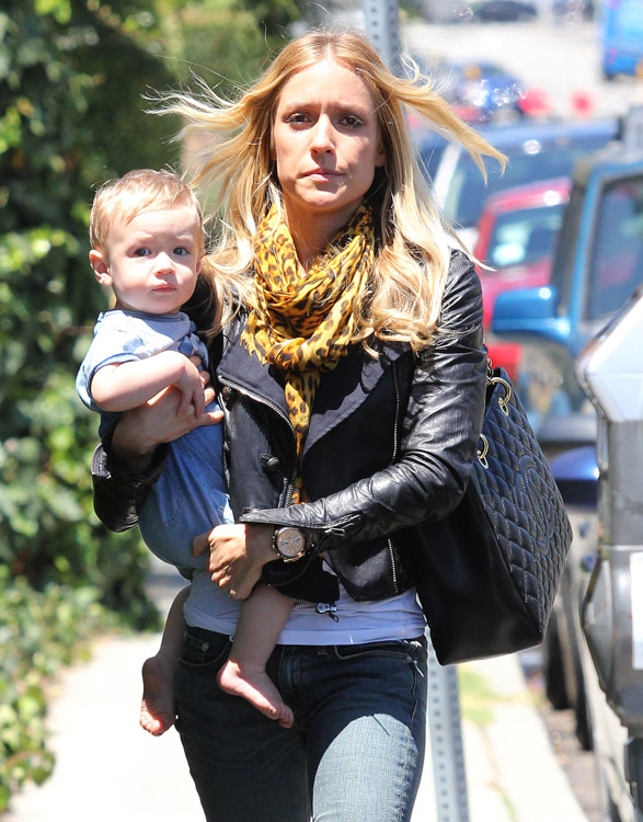 Kristin Cavallari carries a Chanel Grand Shopping Tote in LA (1)