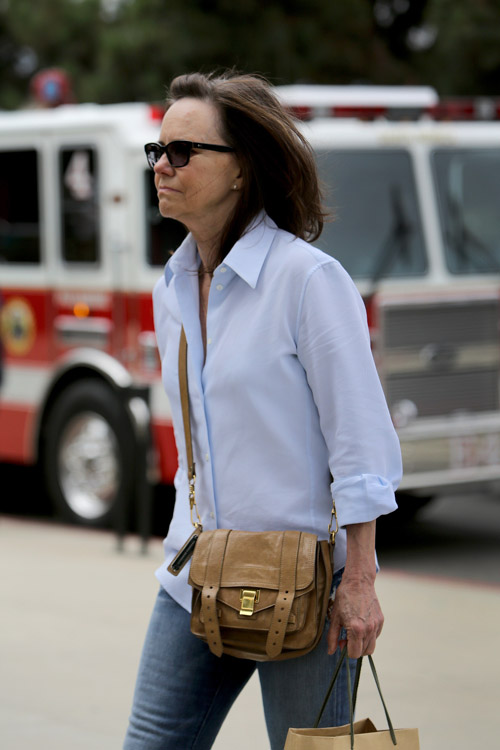 Sally Field carries a brown Proenza Schouler PS1 Pouch (1)