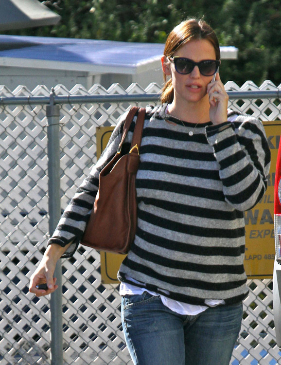 The Many Bags of Jennifer Garner (25)