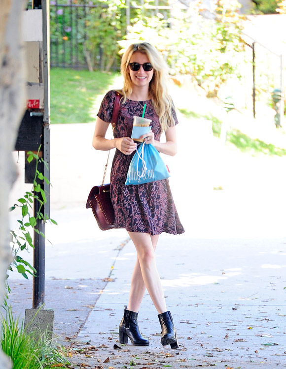 Emma Roberts carries a burgundy Pucci bag (2)