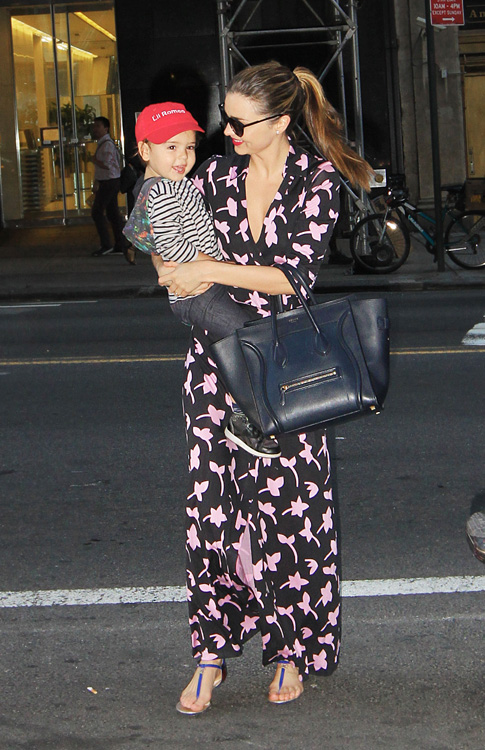 Miranda Kerr carries a blue Celine Luggage Tote in NYC (4)