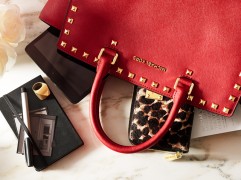 #WhatsInYourKors Packs the Perfect Bag for Milan Fashion Week #WhatsInYourKors Packs the Perfect Bag for Milan Fashion Week