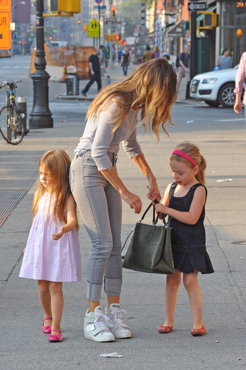 Sarah Jessica Parker carries a Coach Borough Bag in NYC (4)