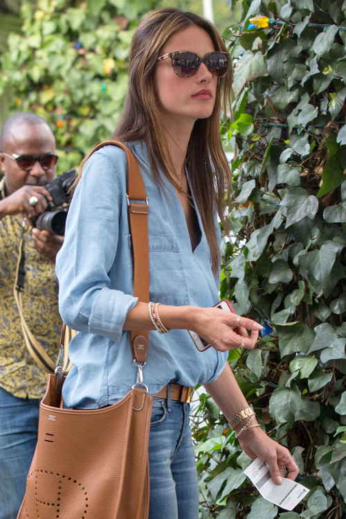 Alessandra Ambrosio carries a tan Hermes bag in LA (4)