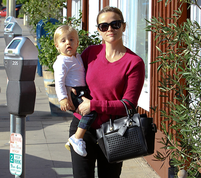 Reese-Witherspoon-Reed-Krakoff-Atlantique-Bionic-Mini-Tote