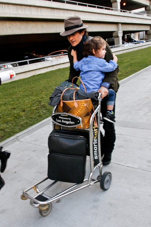 Orlando Bloom Louis Vuitton x Yayoi Kusama Neverfull Tote-2