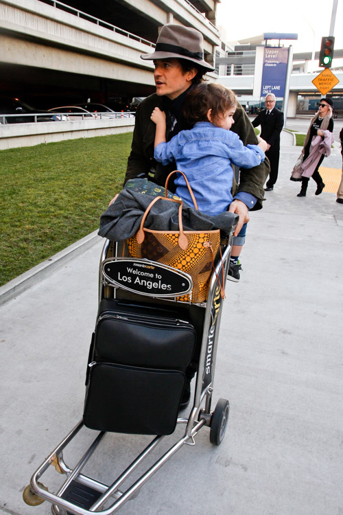 Orlando Bloom Louis Vuitton x Yayoi Kusama Neverfull Tote-4