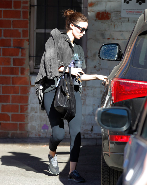 Rooney Mara Givenchy Nightingale Bag-4