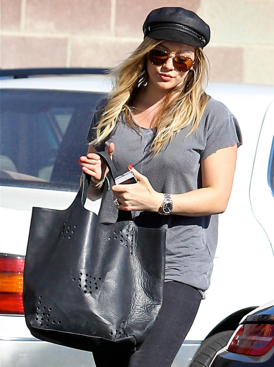 The Many Bags of Hilary Duff Part Two-13