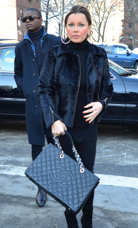 New York Fashion Week Fall 2014 Celebrity Handbags-7