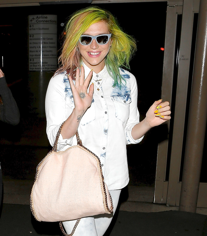 Kesha Stella McCartney Falabella Bag-3