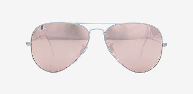 Get the Look: Khloe Kardashian Carries Elizabeth & James 5 Ray-Ban Aviator Sunglasses