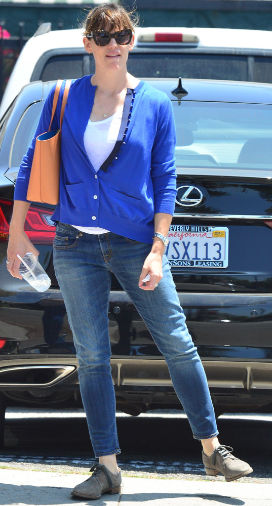 Jennifer Garner Mansur Gavriel Small Tote-2