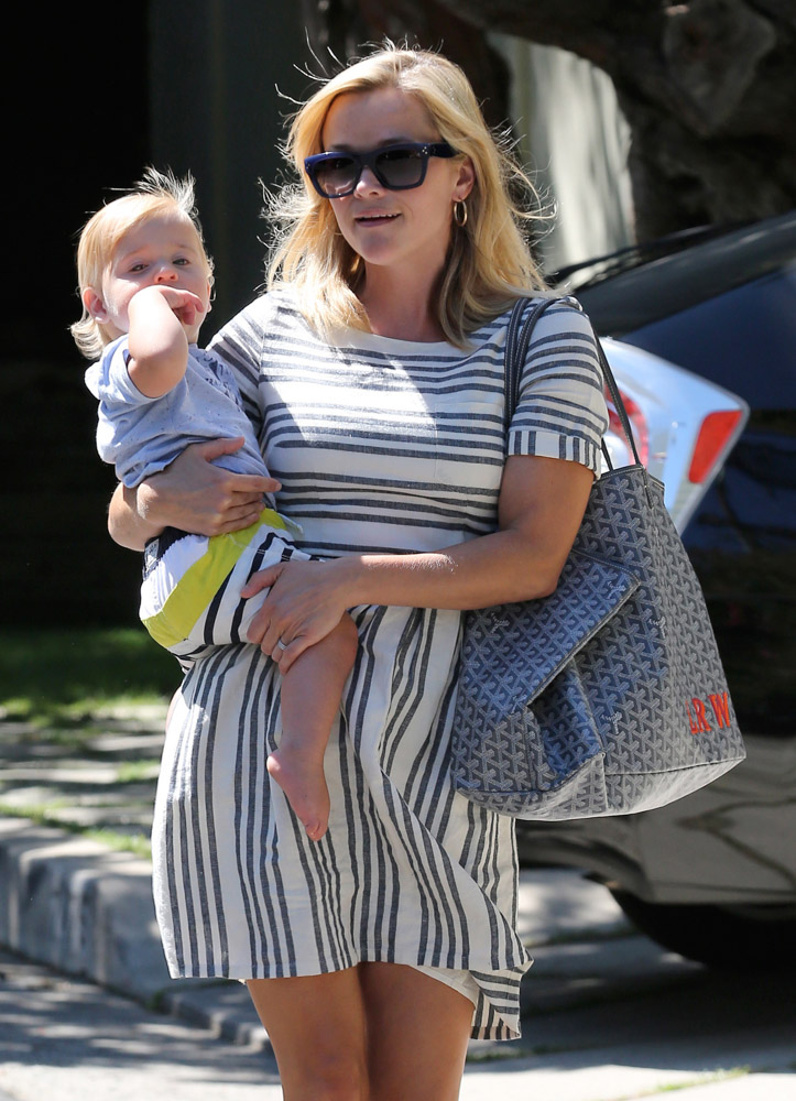 The Many Bags of Celebrity Moms-25