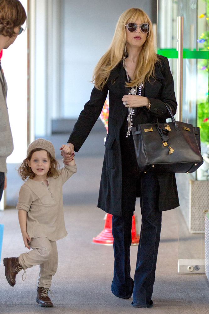 The Many Bags of Celebrity Moms-8