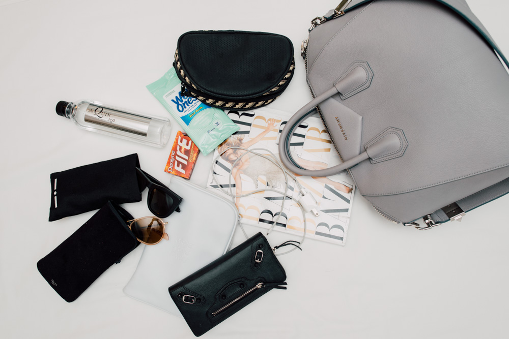 What's In Jennifer Zeuner's Bag (14)