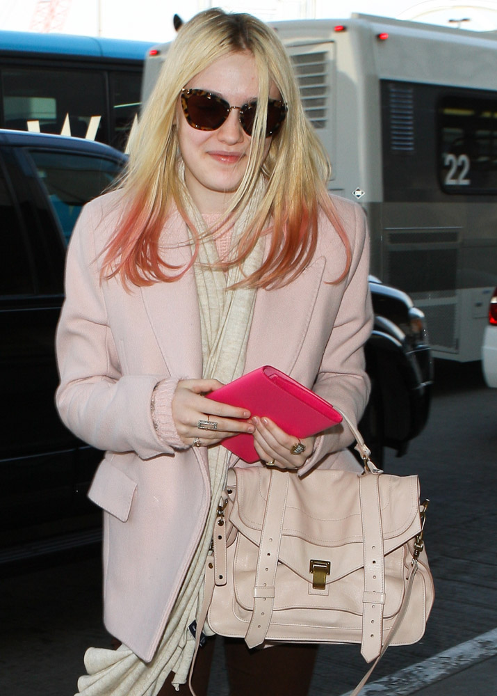 The Many Bags of Dakota and Elle Fanning-8