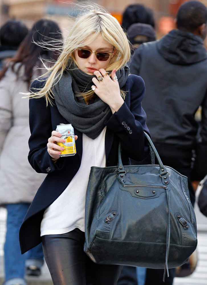 The Many Bags of Dakota and Elle Fanning-9