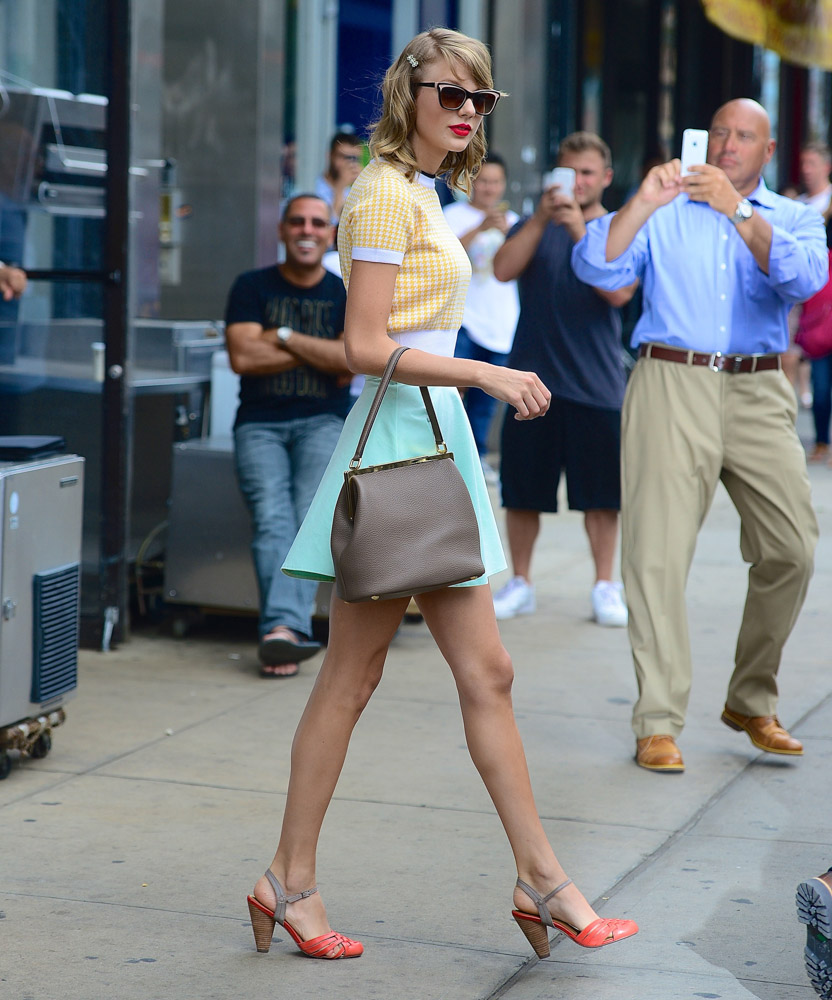 Taylor Swift Dolce & Gabbana Sara Bag-3