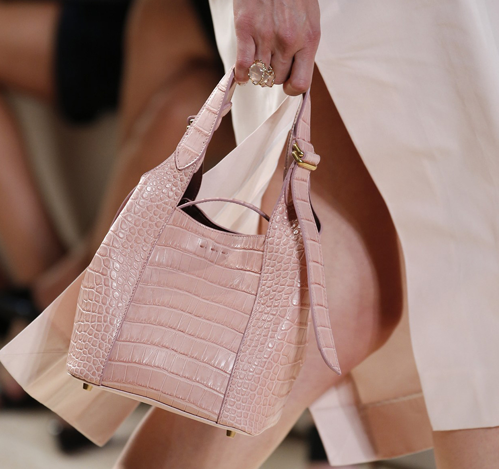Soft stirrup light pink crocodile shoulder bag gucci sales