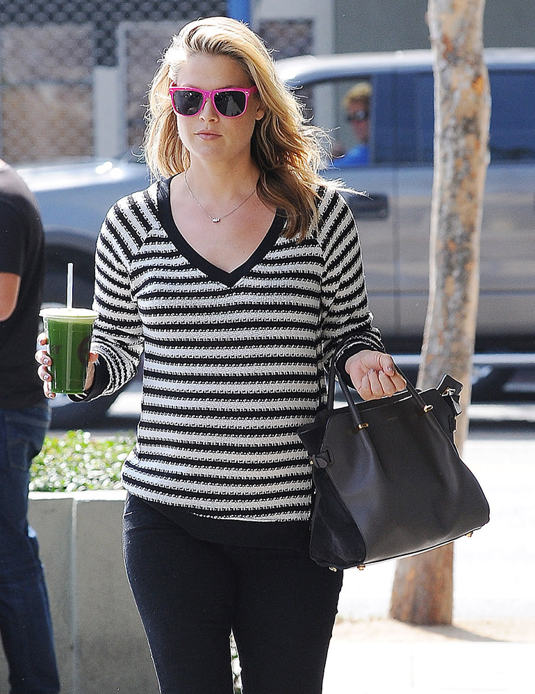 Ali Larter stops at Earthbar for some fresh juice in West Hollywood ****NO DAILY MAIL SALES****